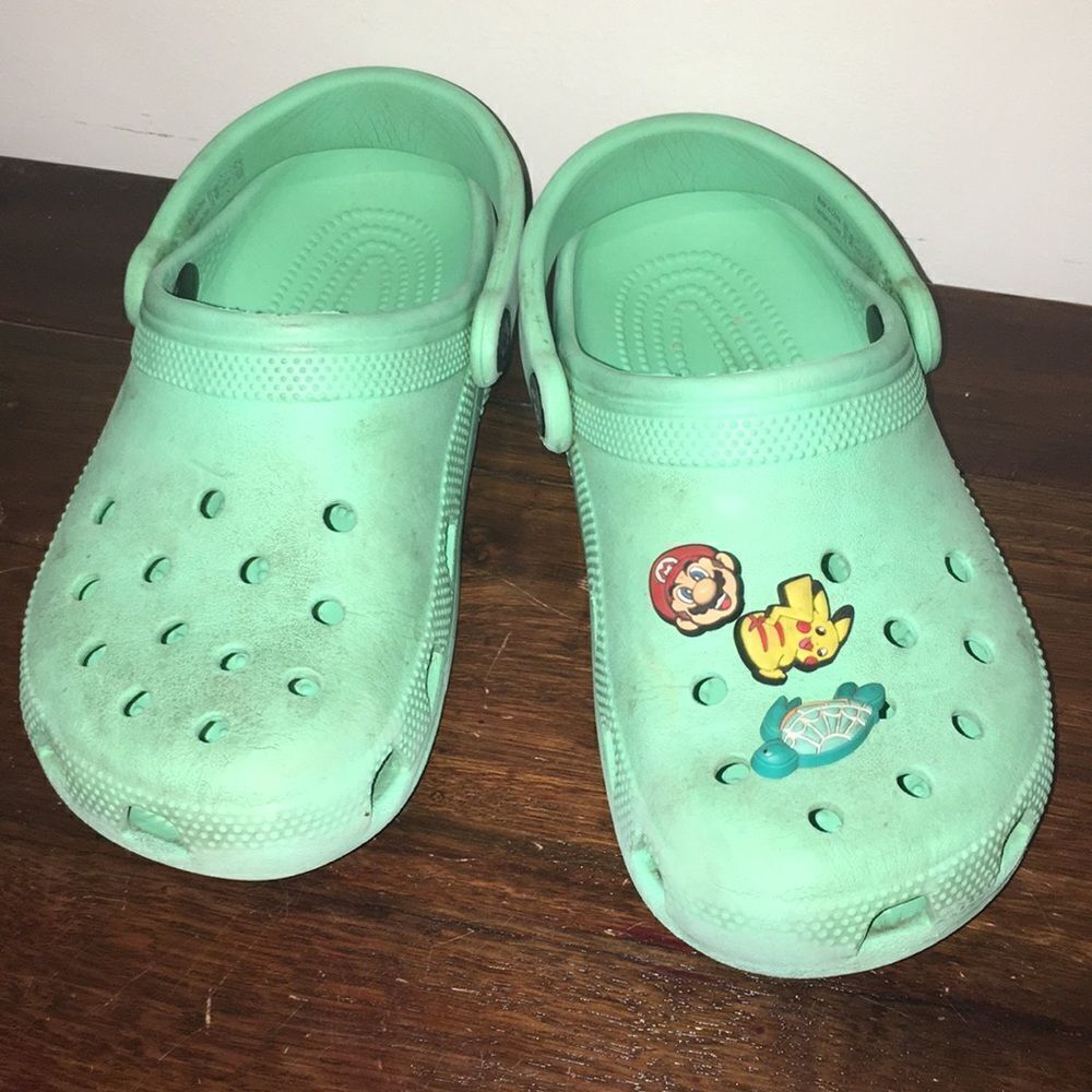 CROCS pastel green Youth small adult Girls Shoes Pokémon Mario turtle pins 4 / 6